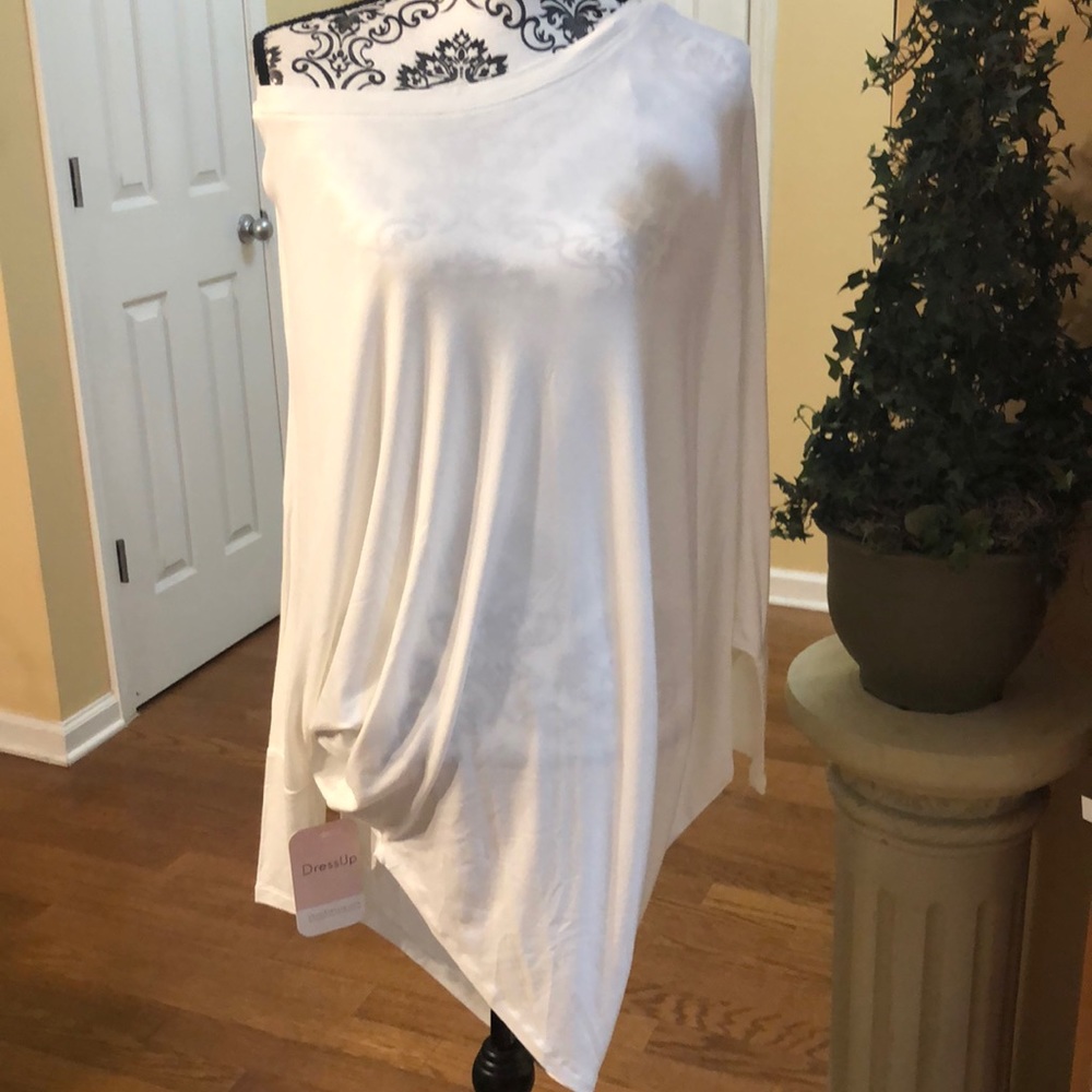 NEW! White Oversized Asymmetrical Top. Medium. - Picture 5 of 8